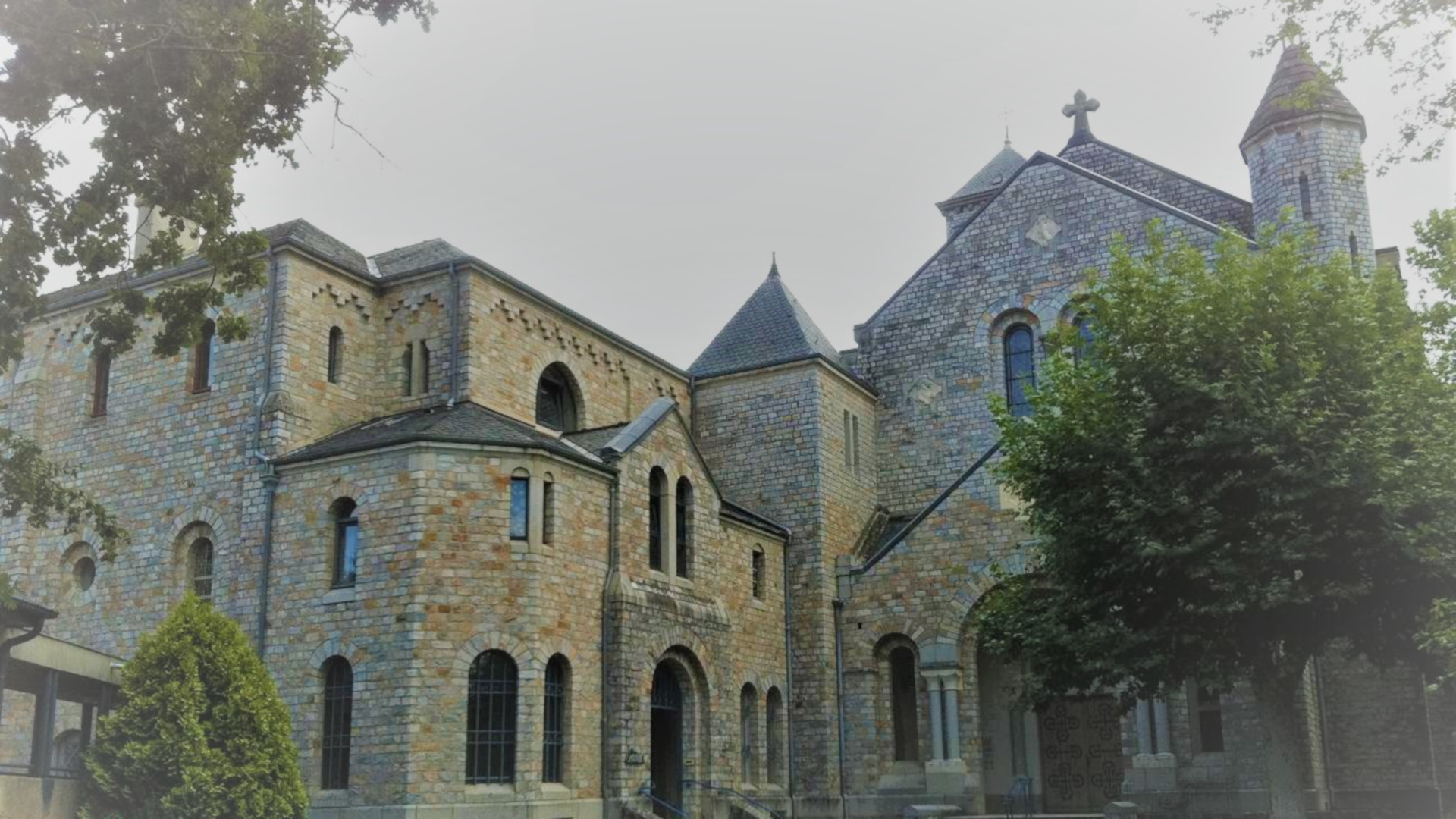 Abbaye_Saint_Benoît_d'En-Calcat filtered adjusted
